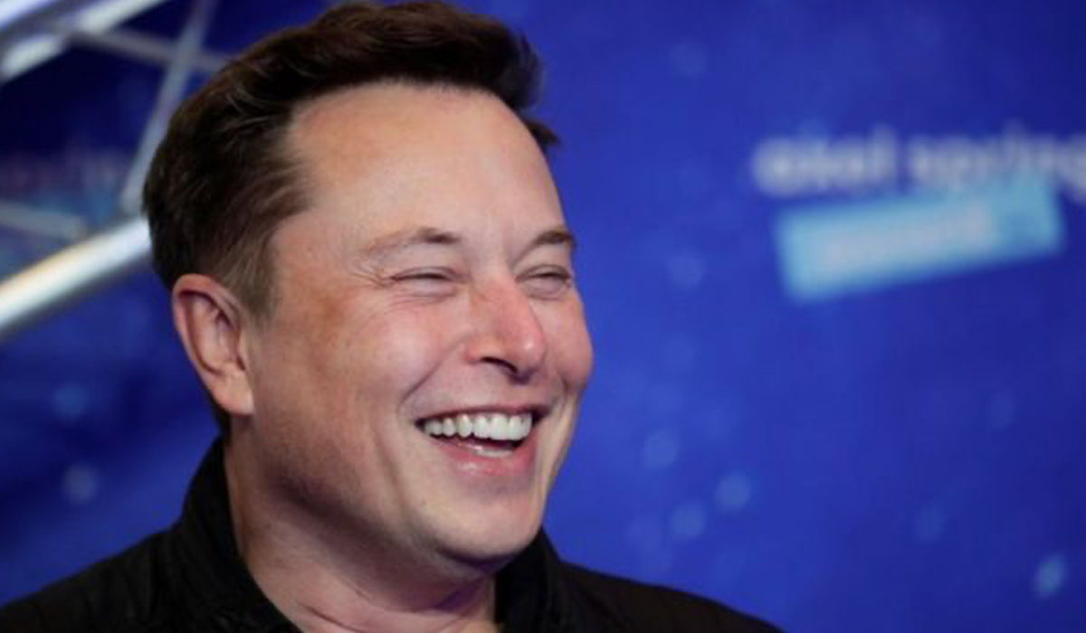 Trasplante de cabello de Elon Musk en Latinoamérica